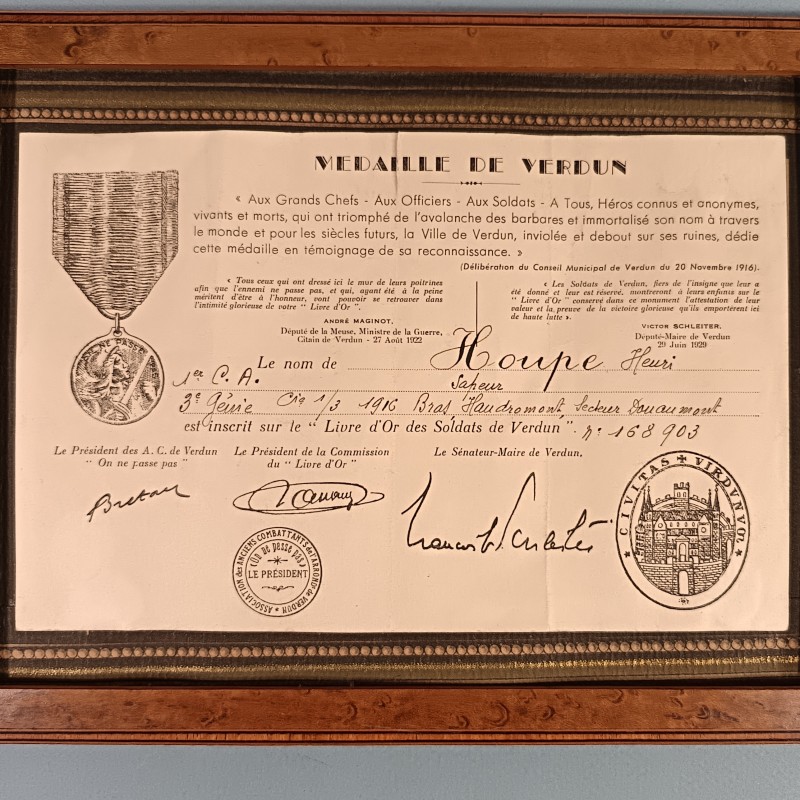 DIPLOME DE LA MEDAILLE DE VERDUN ATTRIBUE U SAPEUR HOUPE HENDI AU 3 ème GENIE EN 1916 BRAS HAUDROMONT DOUAUMONT